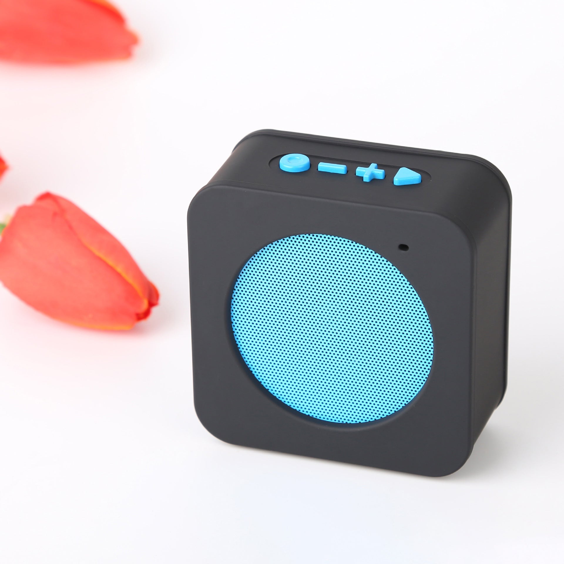 Experience Sound Like Never Before with the Outdoor Portable A7 Bluetooth Speaker